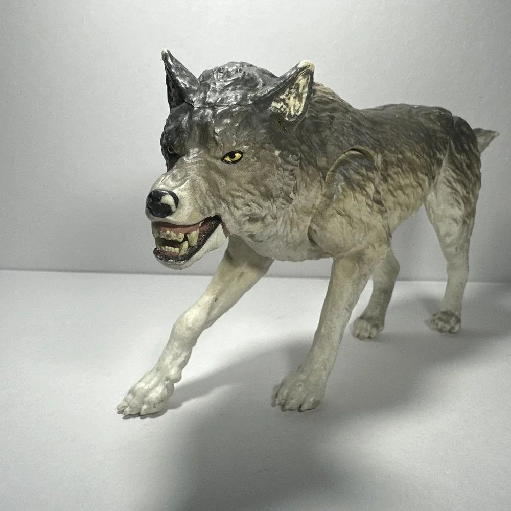 2019 Jumanji Wolf Action Figure Realistic Articulated Jaw Lanard 1409WH